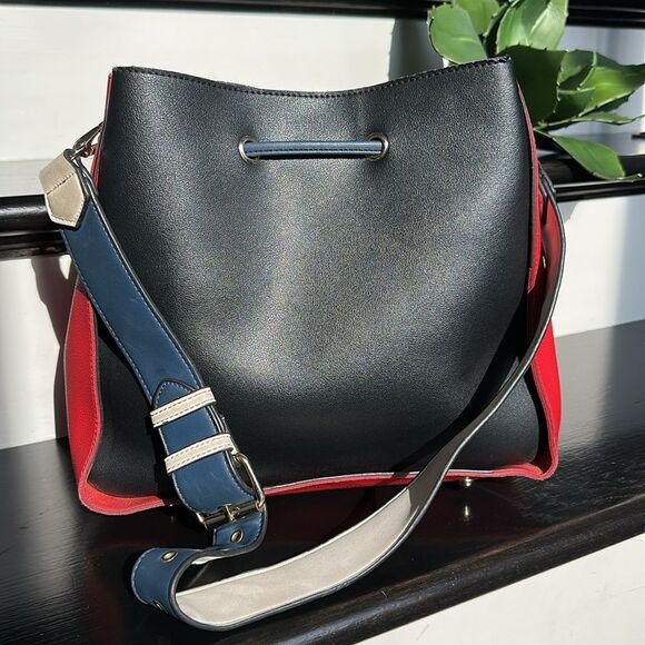 RoxyMilo Tricolor Vegan Leather Shoulder Tote Crossbody Bag with Tassels - Picture 6 of 13